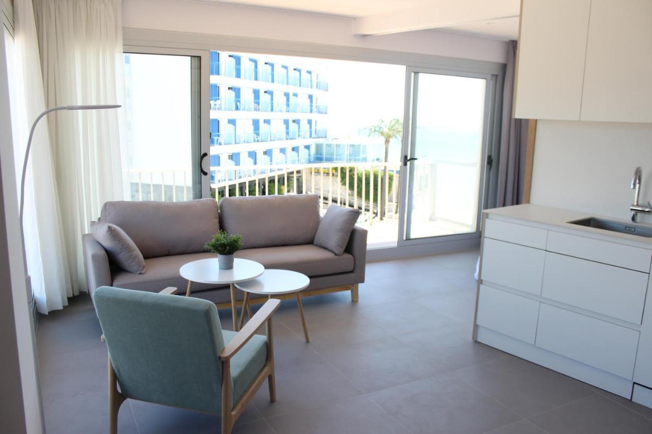 Beautiful Loft, Huge Sunny Terrace, View Over The Beach And Sea Roses Eksteriør billede