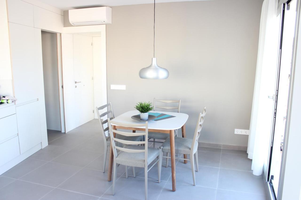 Beautiful Loft, Huge Sunny Terrace, View Over The Beach And Sea Roses Eksteriør billede