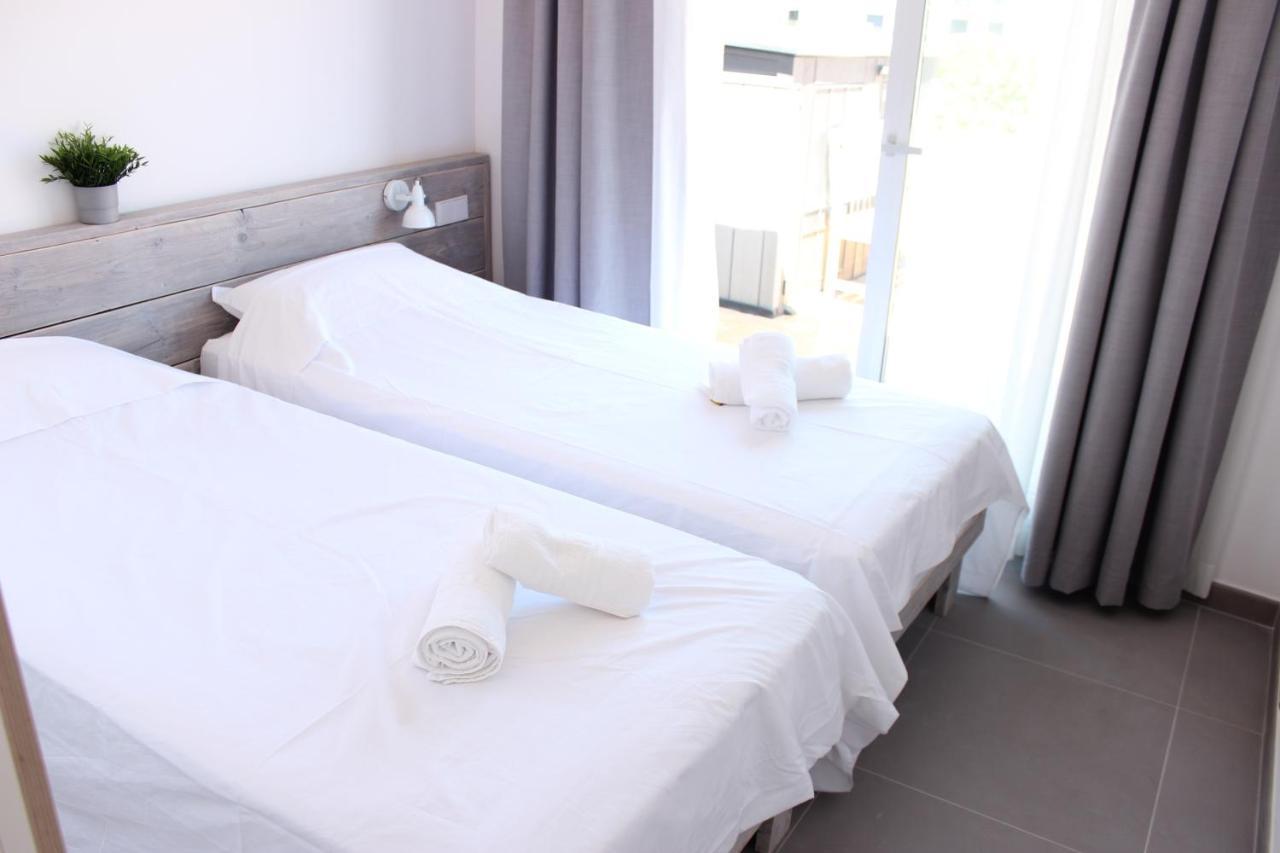 Beautiful Loft, Huge Sunny Terrace, View Over The Beach And Sea Roses Eksteriør billede