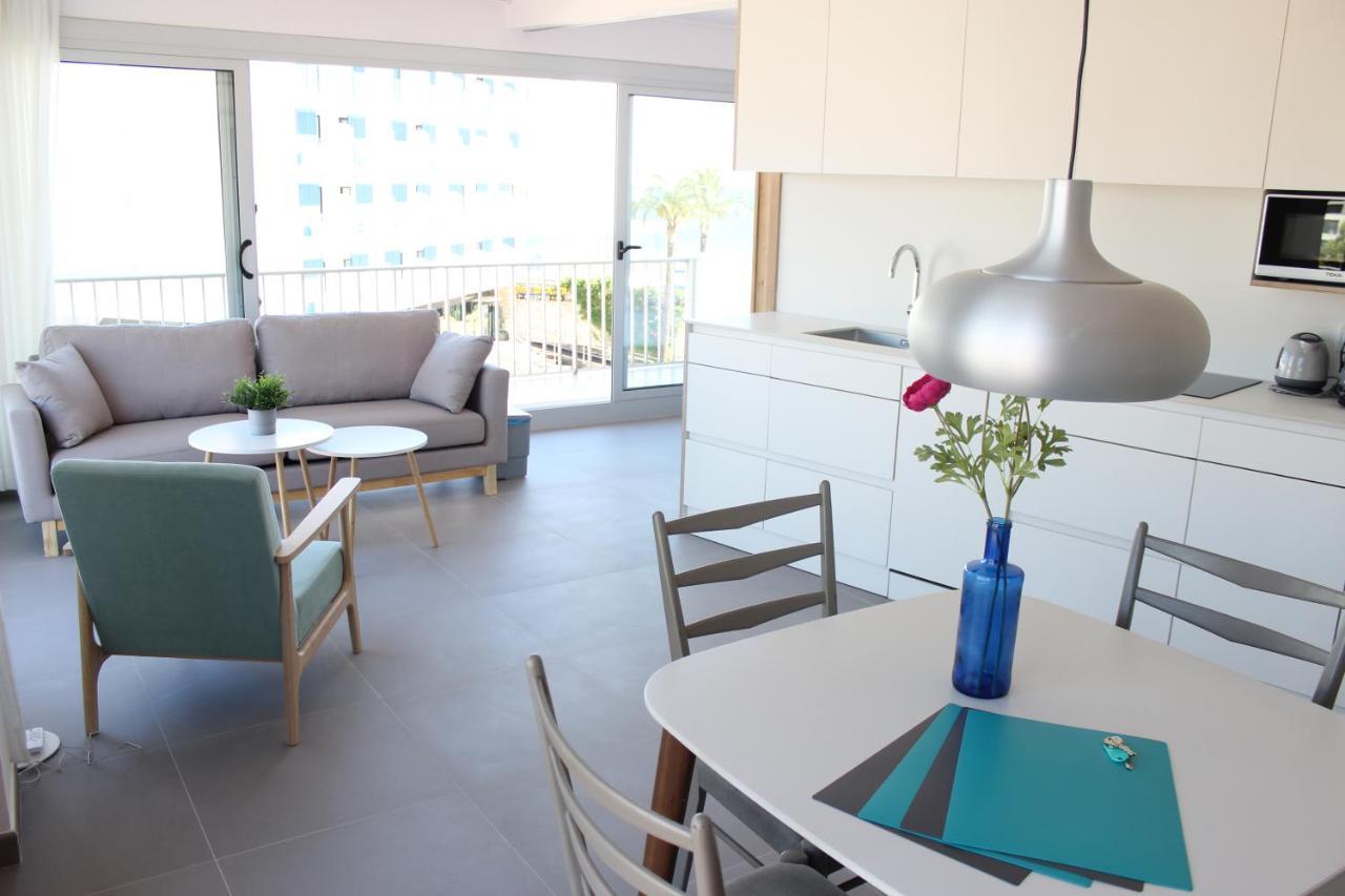 Beautiful Loft, Huge Sunny Terrace, View Over The Beach And Sea Roses Eksteriør billede