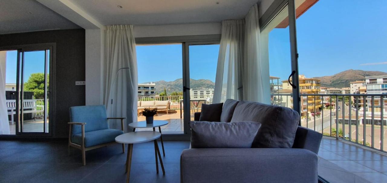 Beautiful Loft, Huge Sunny Terrace, View Over The Beach And Sea Roses Eksteriør billede