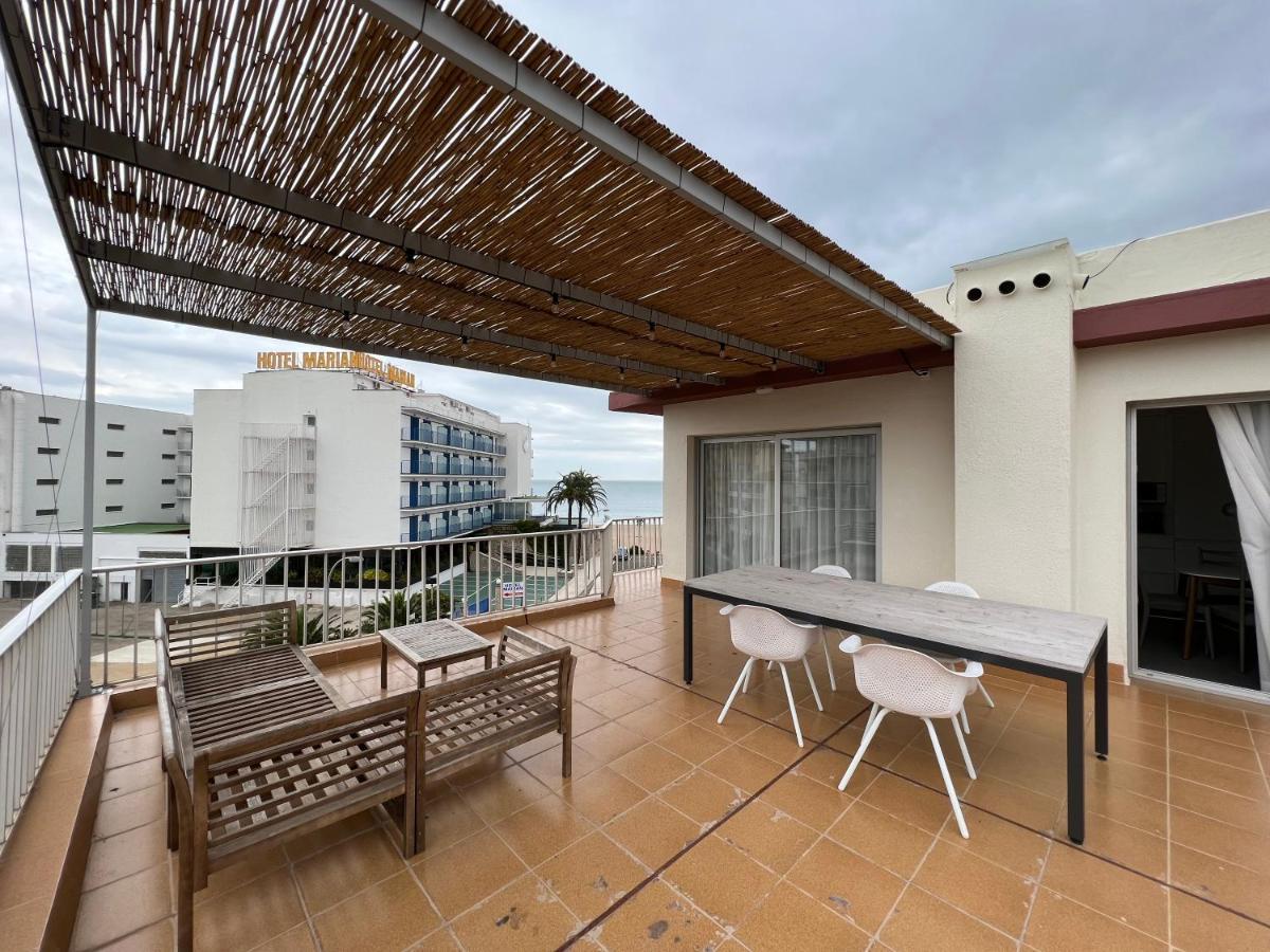 Beautiful Loft, Huge Sunny Terrace, View Over The Beach And Sea Roses Eksteriør billede